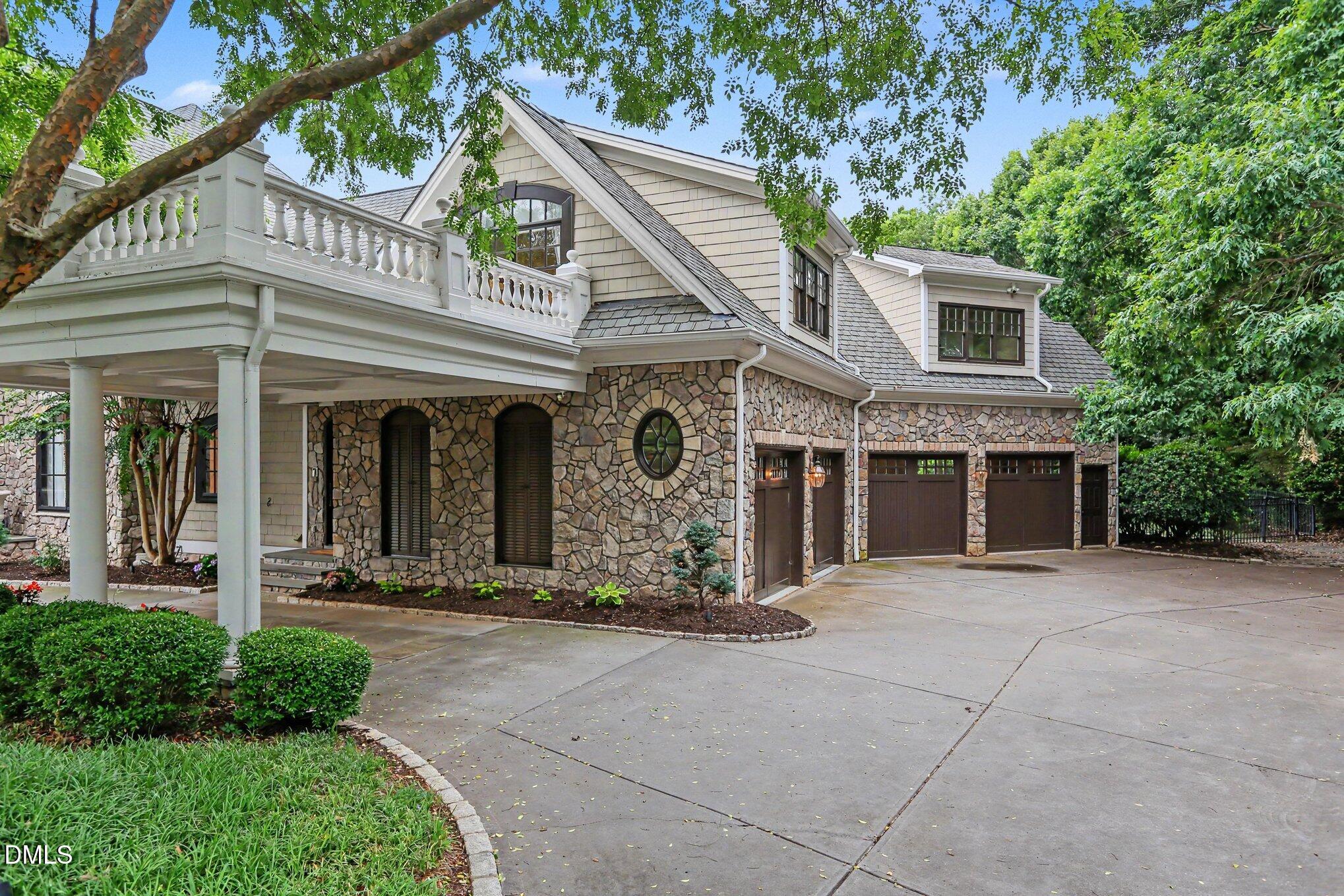 2317 Victoria Park Lane