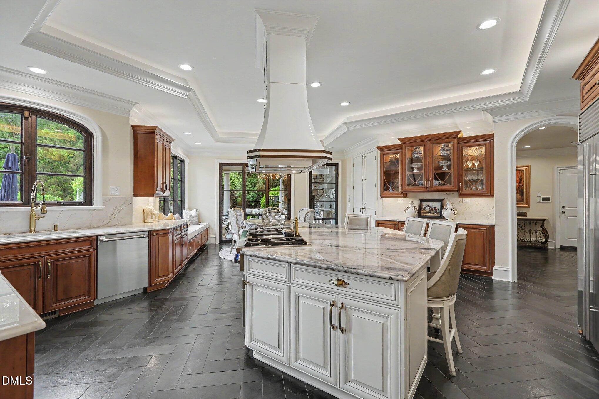 2317 Victoria Park Lane