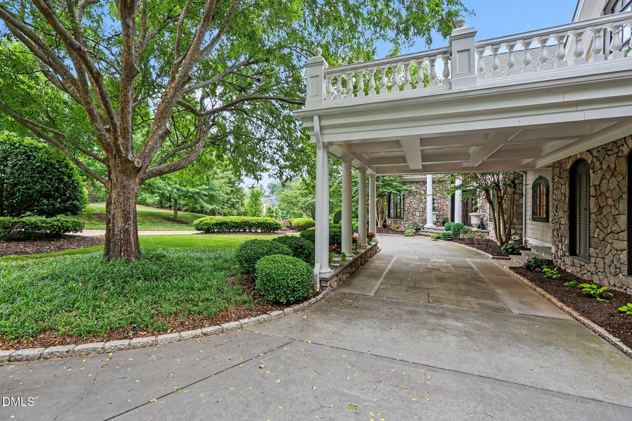 2317 Victoria Park Lane