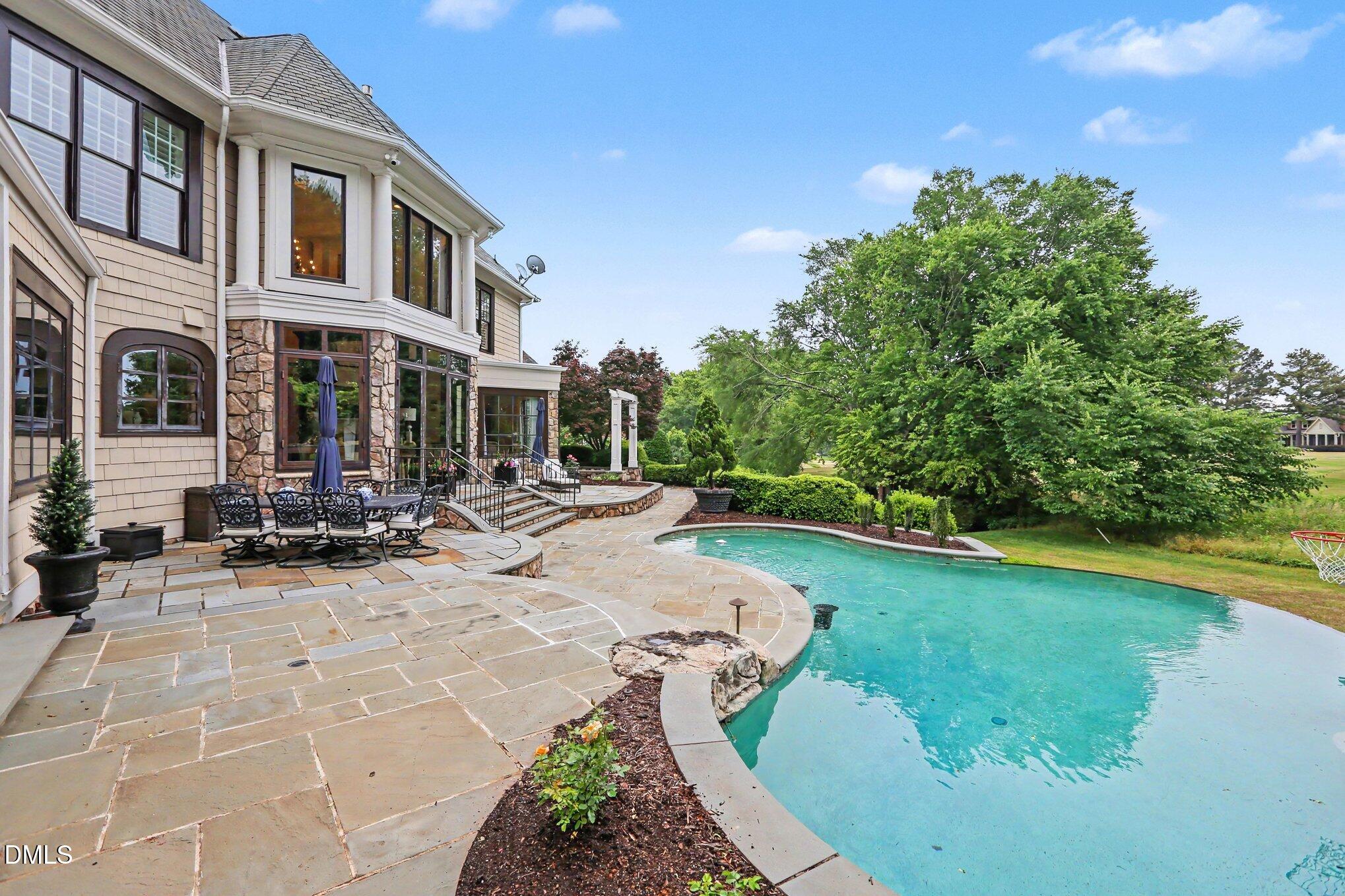 2317 Victoria Park Lane