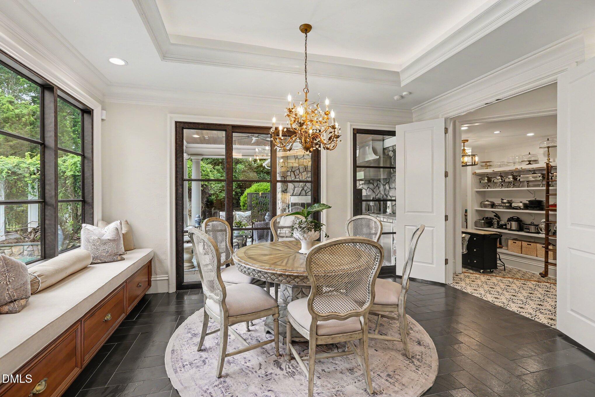 2317 Victoria Park Lane