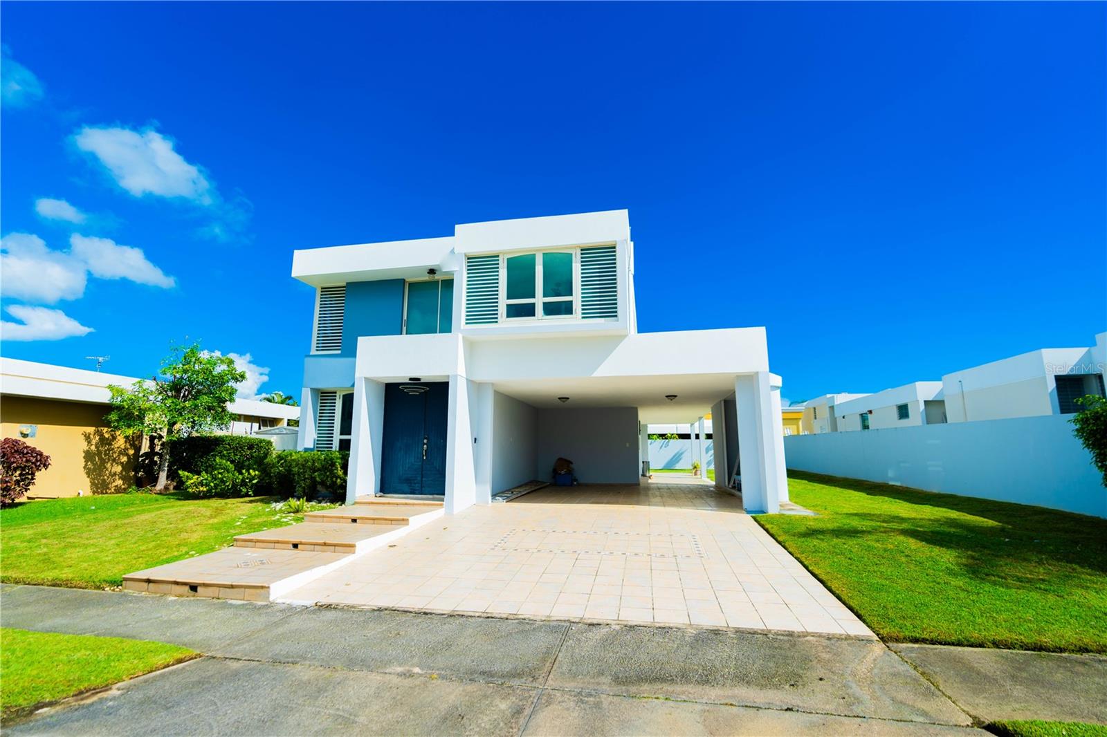 E19 PASEO REAL, ESMERALDA STREET