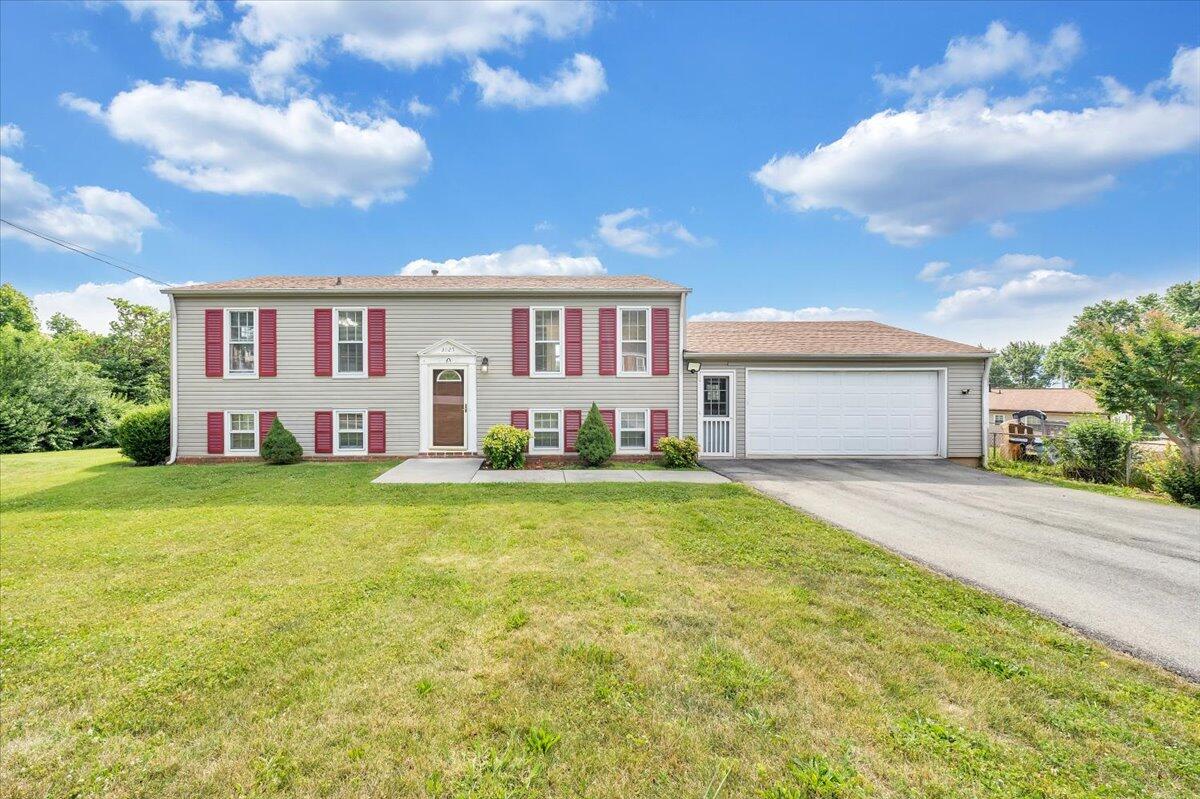 3025 Creekwood DR