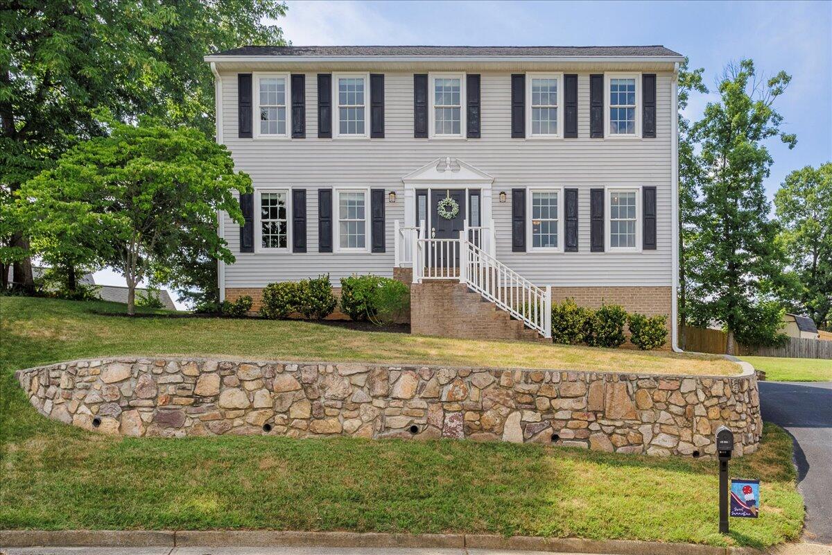 497 N North Woods CT