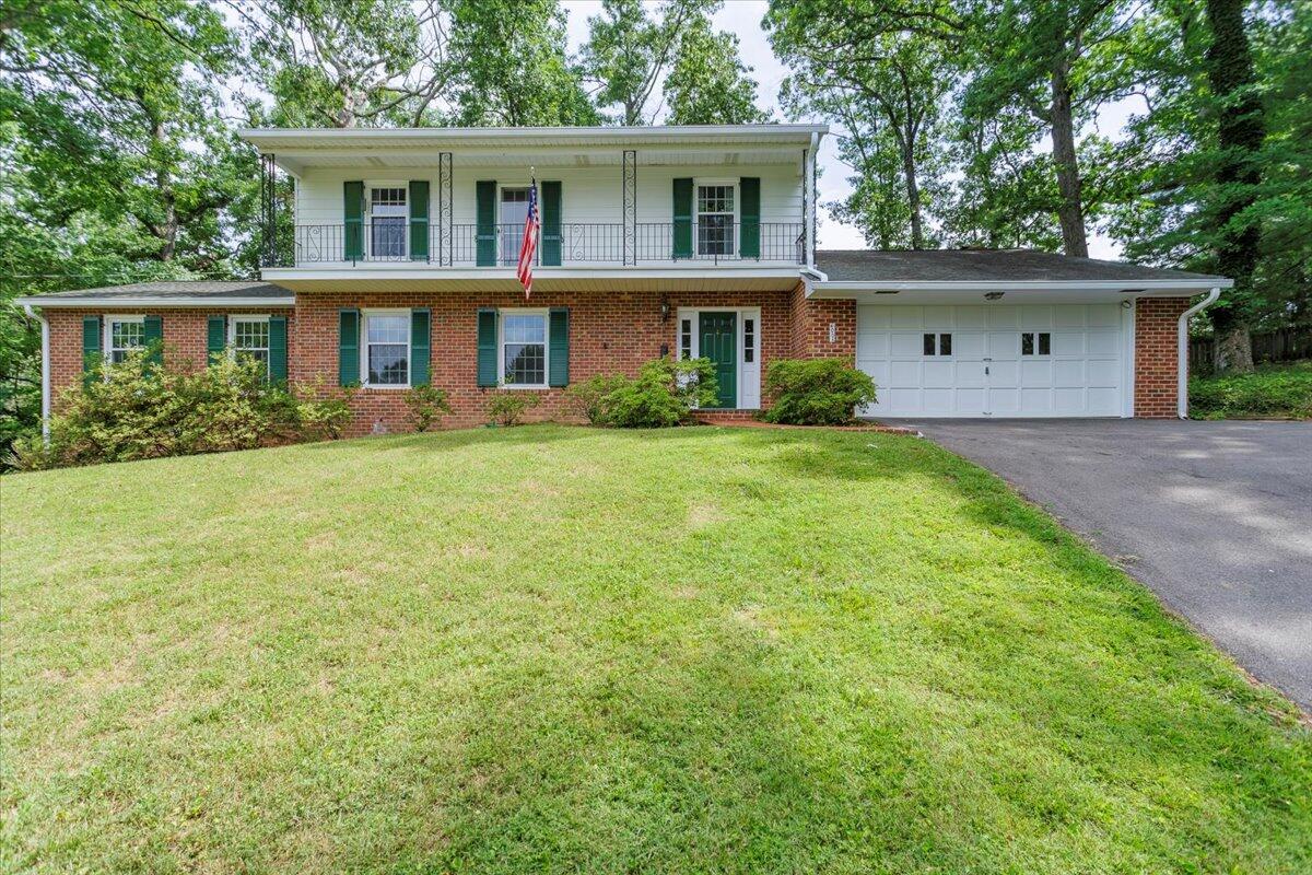 4006 S South Lake DR SW