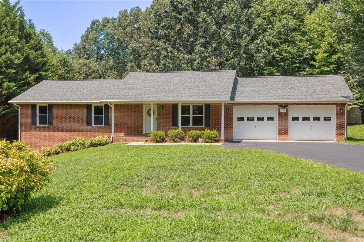 103 Barrington CT