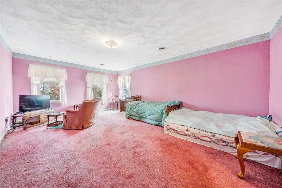 34 Foxfire RD