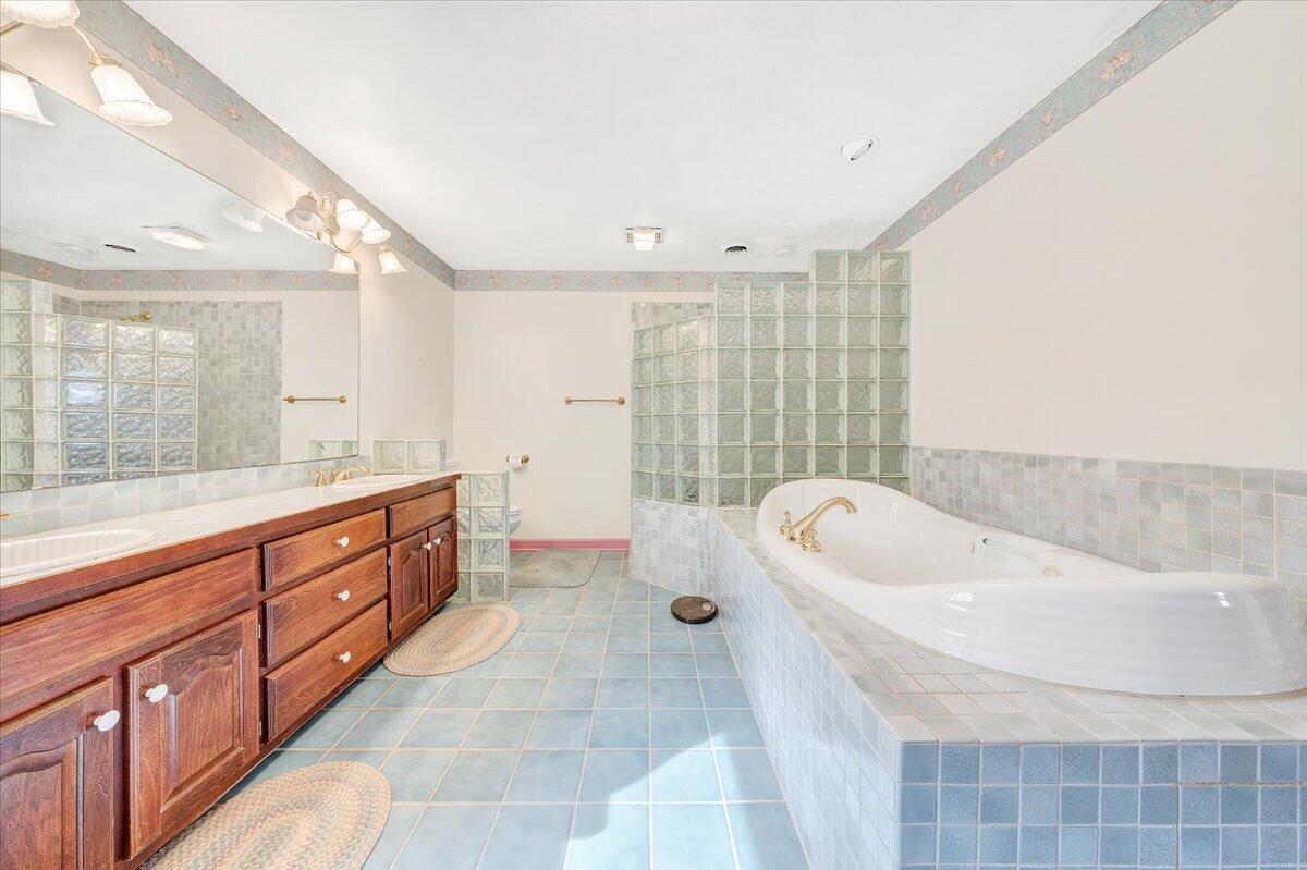 34 Foxfire RD