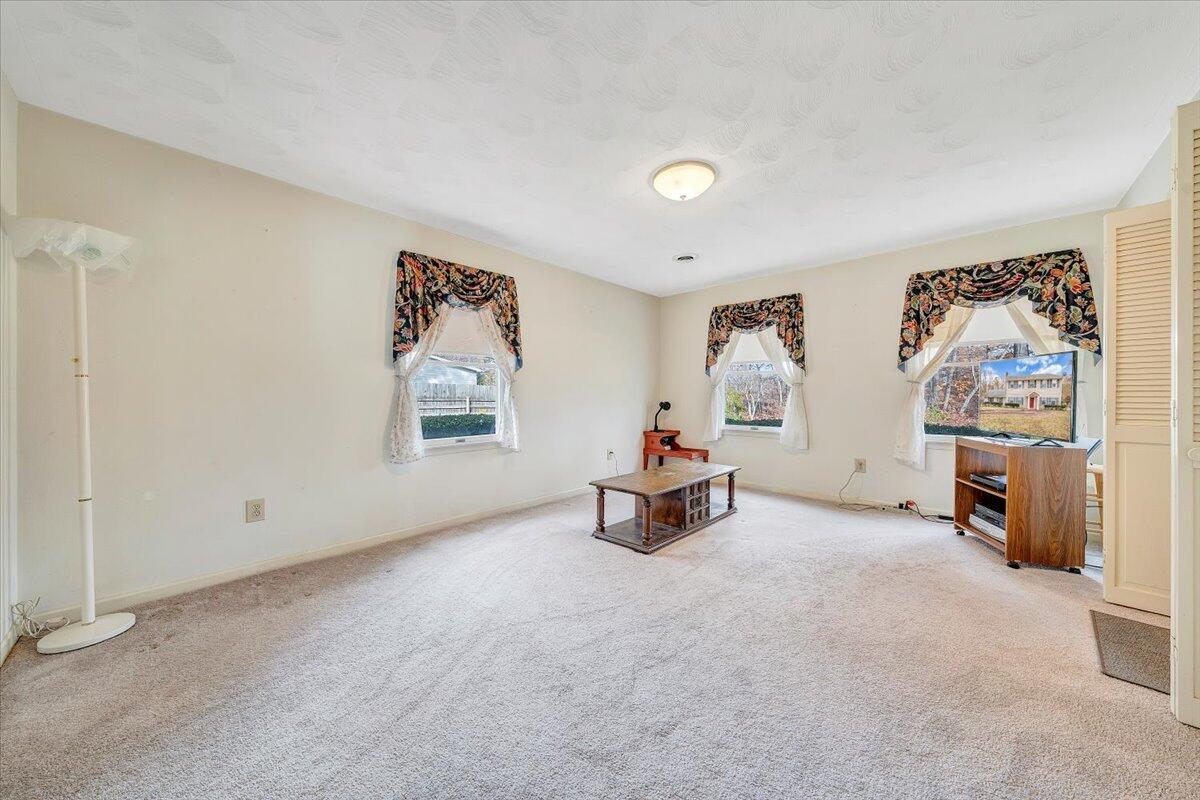 34 Foxfire RD