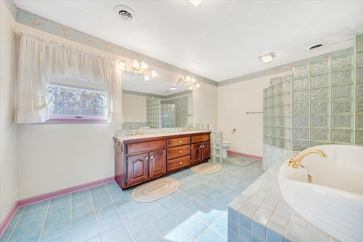 34 Foxfire RD
