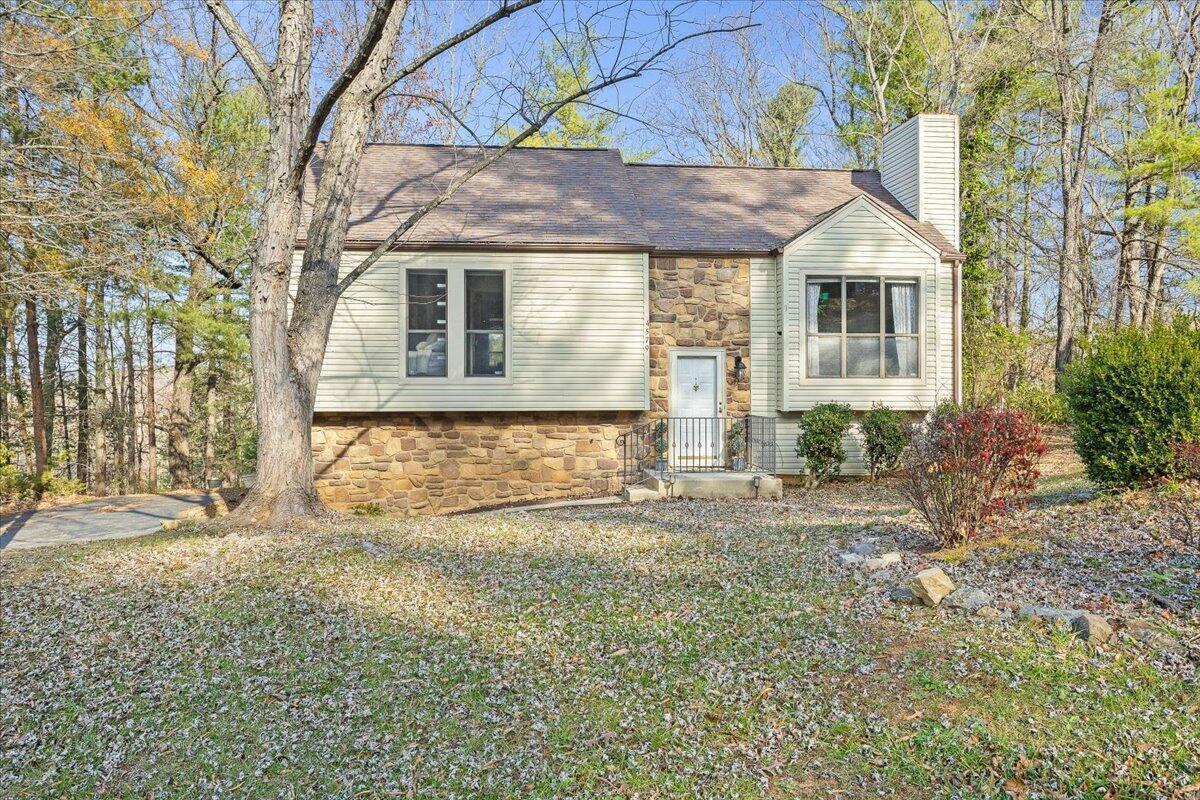 4579 Summerset DR
