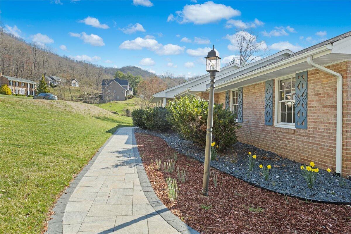 4339 Denbeigh CIR