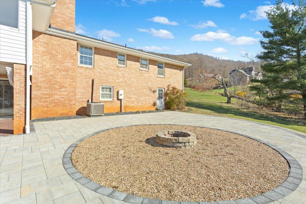 4339 Denbeigh CIR