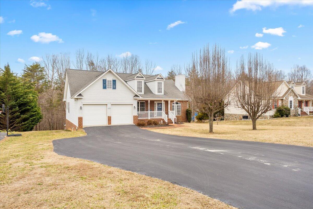 1251 Commonwealth DR