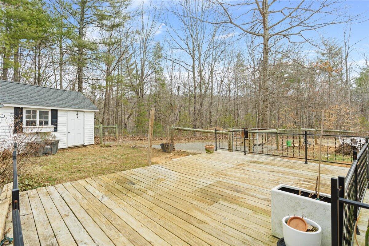 877 Sweetbriar LN