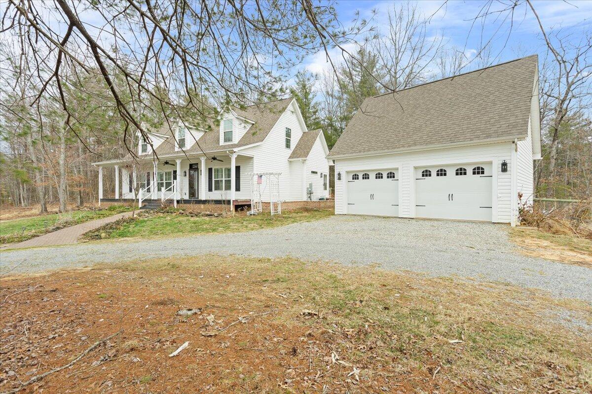877 Sweetbriar LN