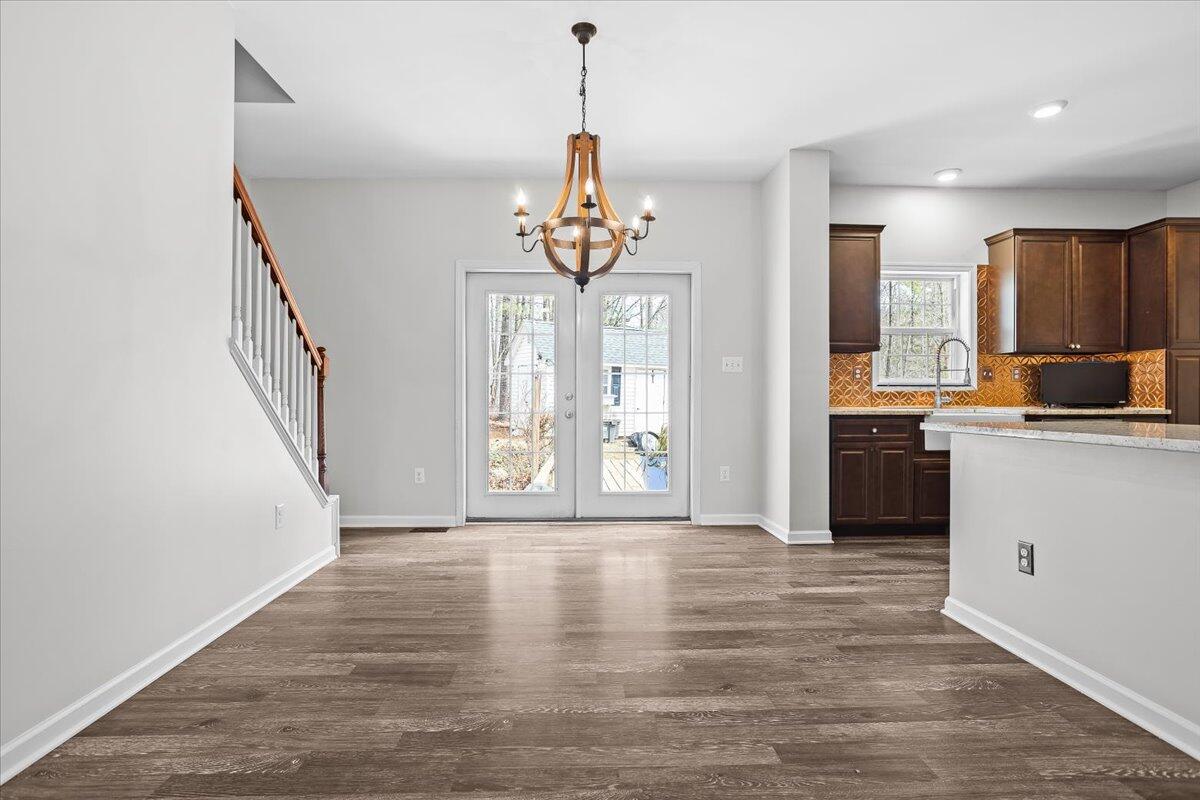 877 Sweetbriar LN