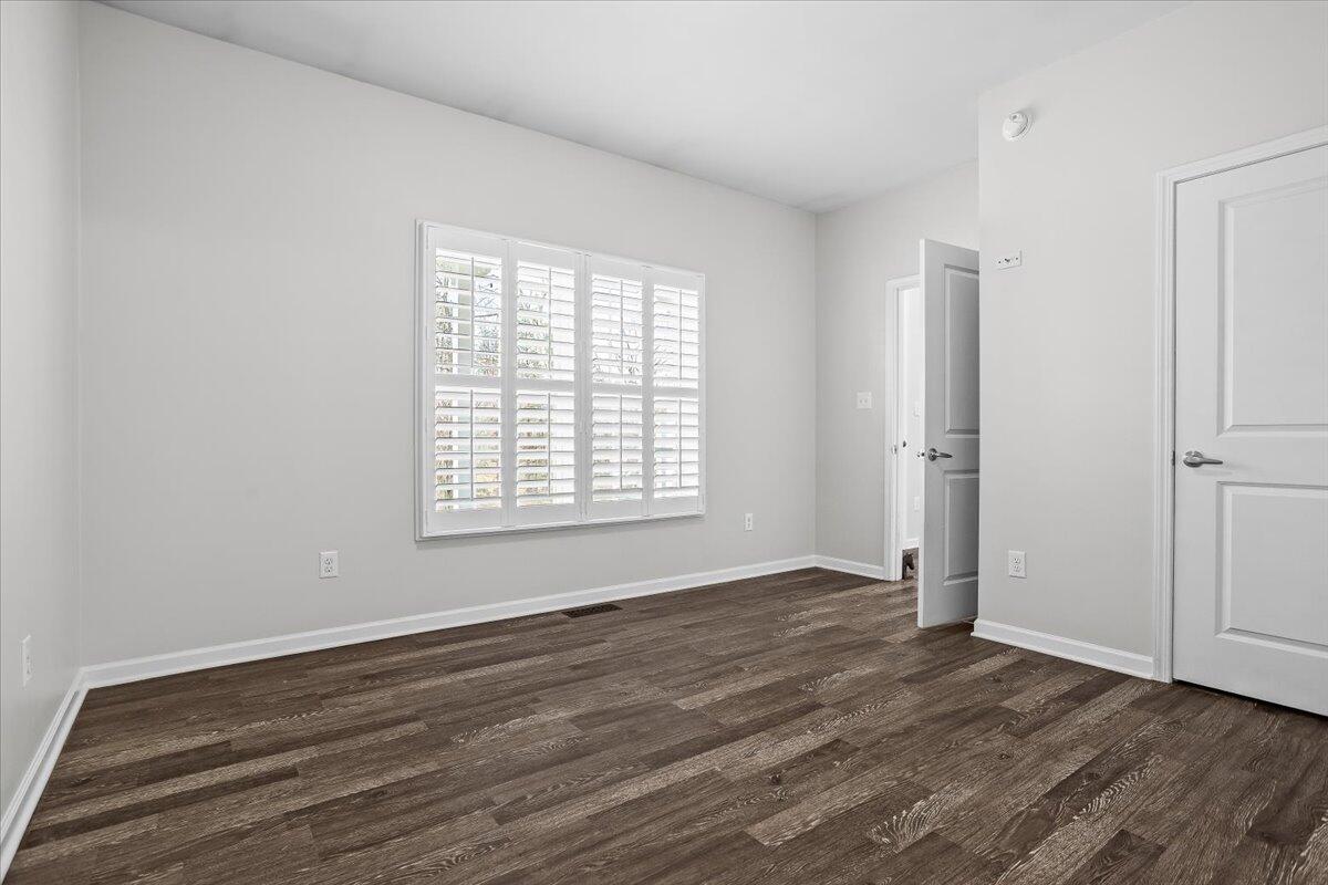 877 Sweetbriar LN