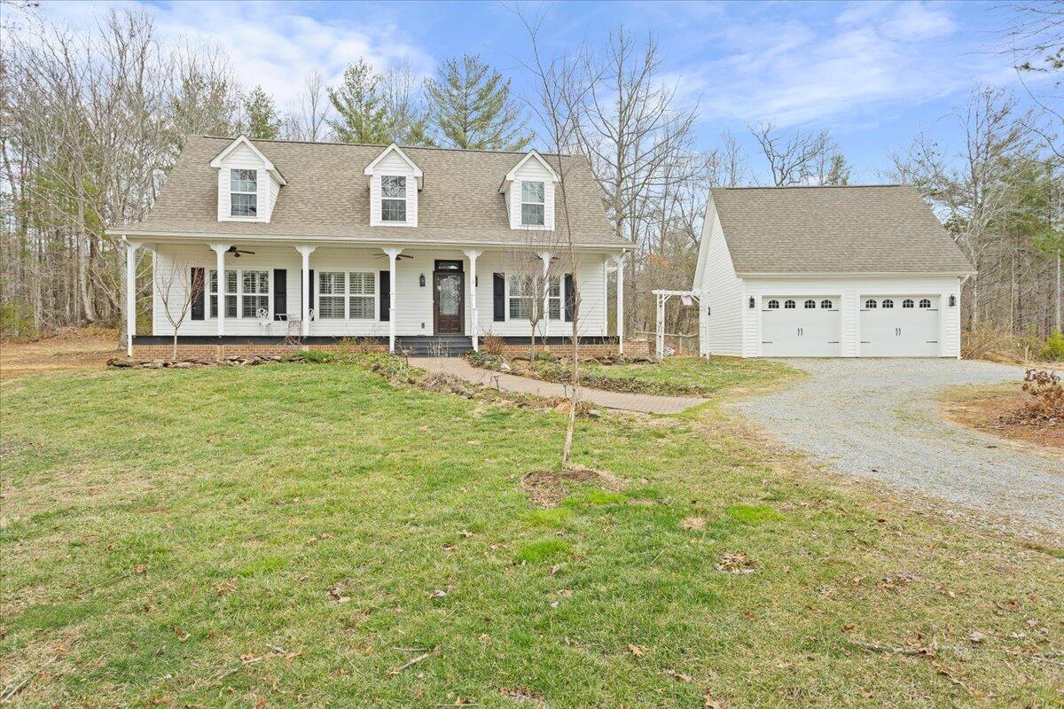 877 Sweetbriar LN