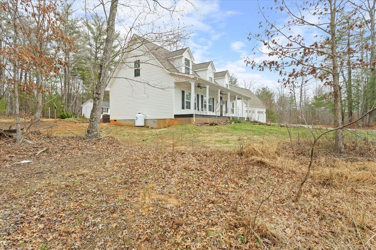 877 Sweetbriar LN