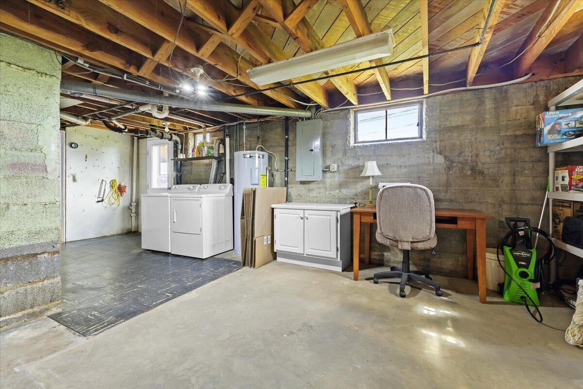 906 Glenmore DR