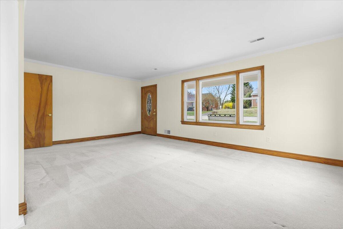 906 Glenmore DR
