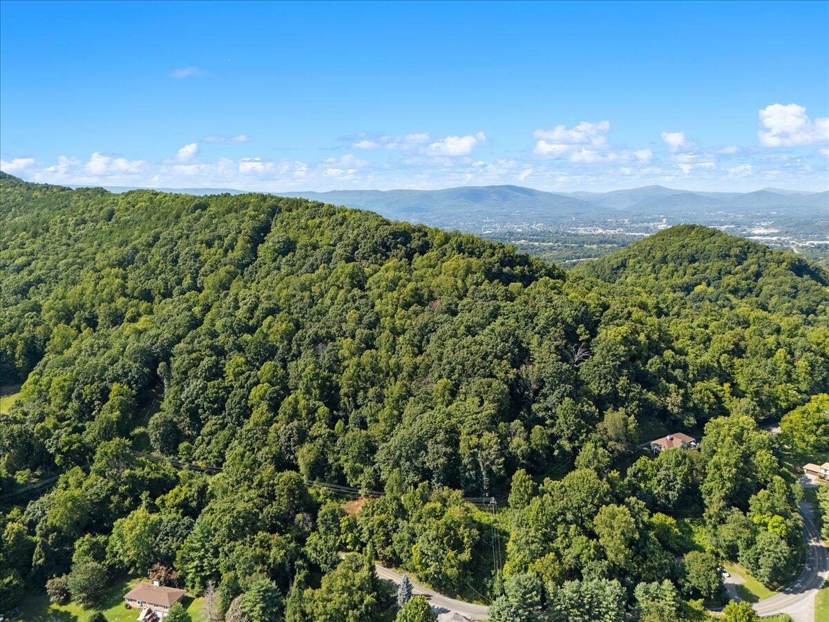 000 Sugar Loaf Mountain RD