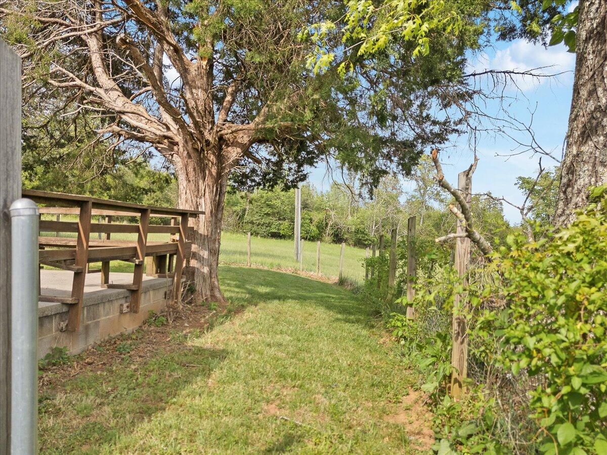 5328 White House RD