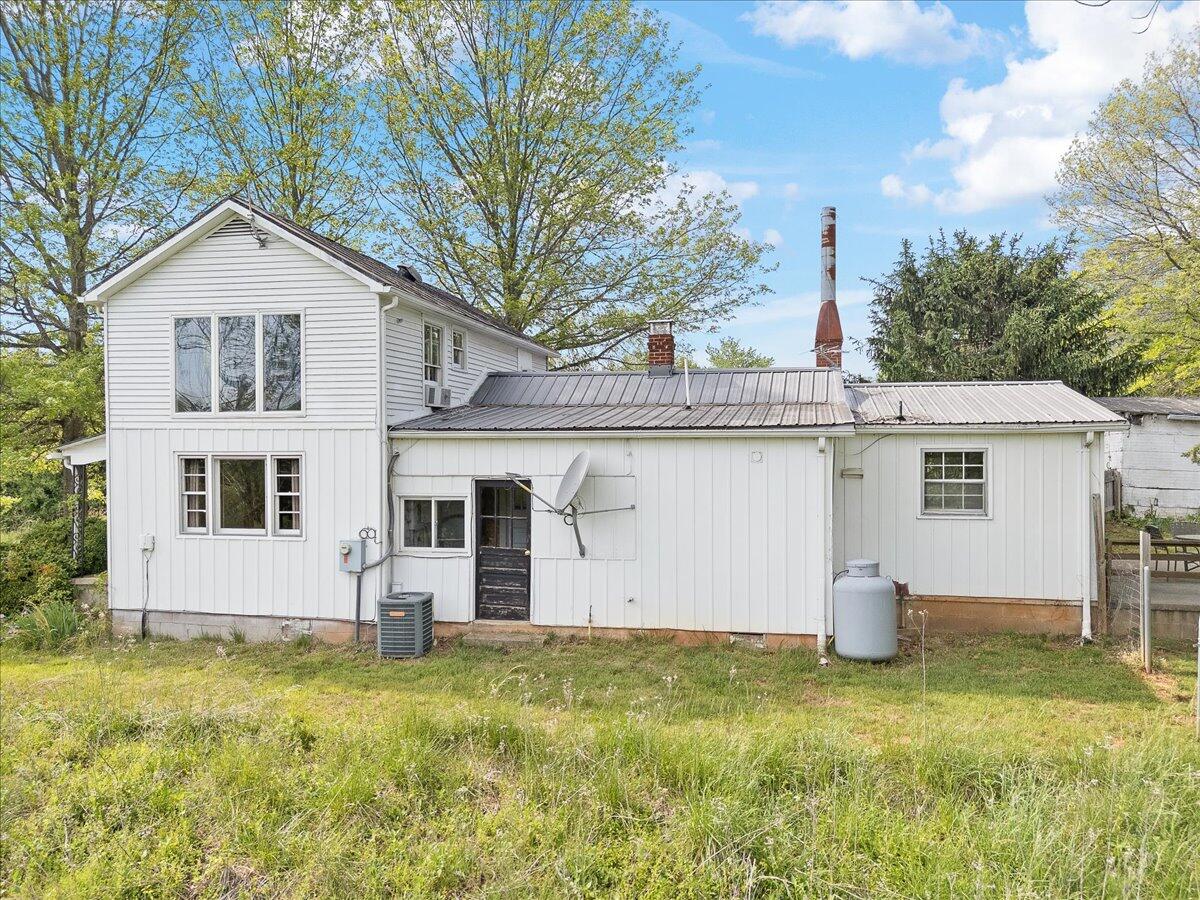 5328 White House RD
