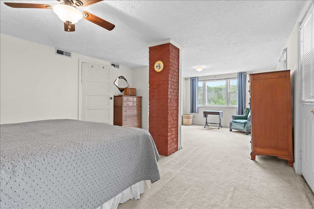 5328 White House RD