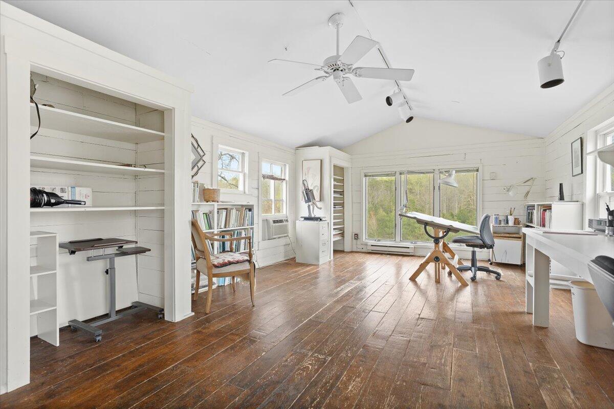 5328 White House RD