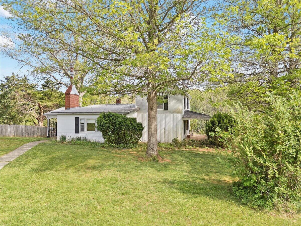 5328 White House RD