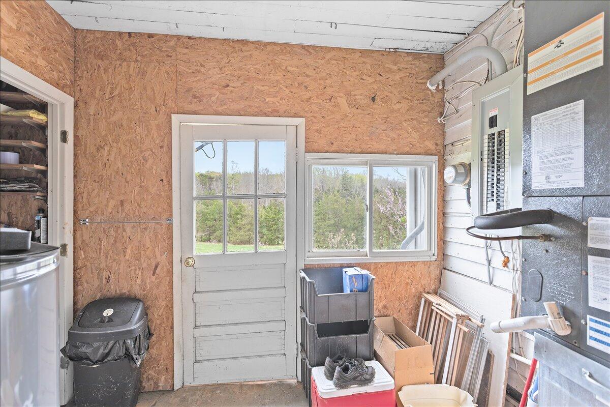5328 White House RD