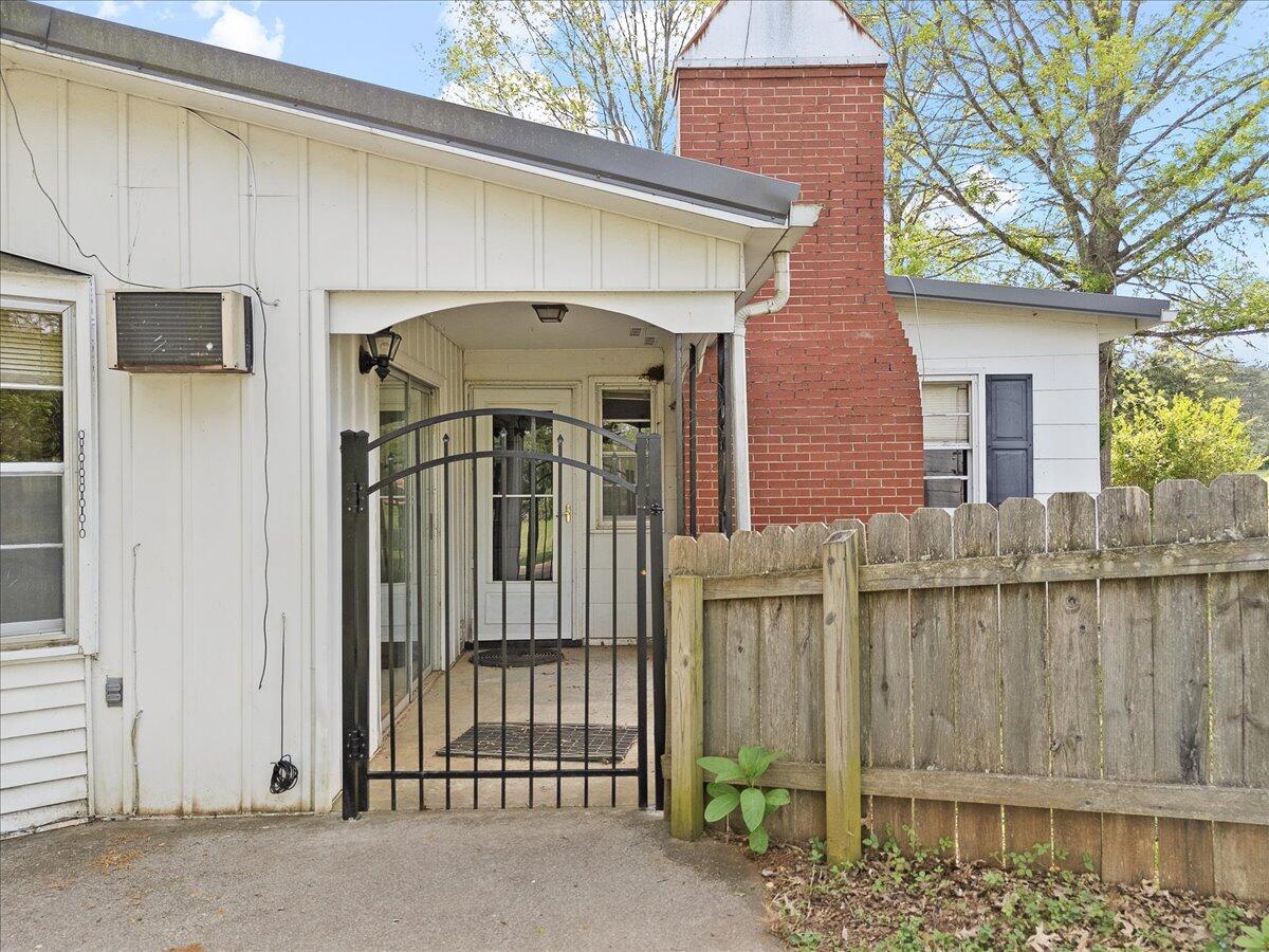 5328 White House RD