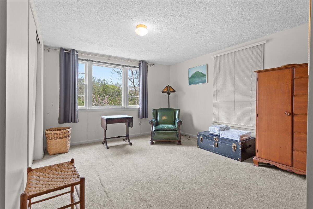 5328 White House RD