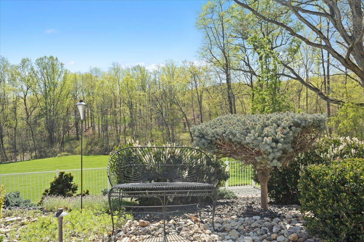 143 Gillie LN