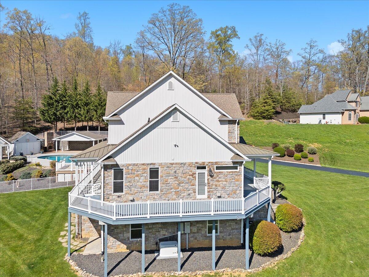 143 Gillie LN