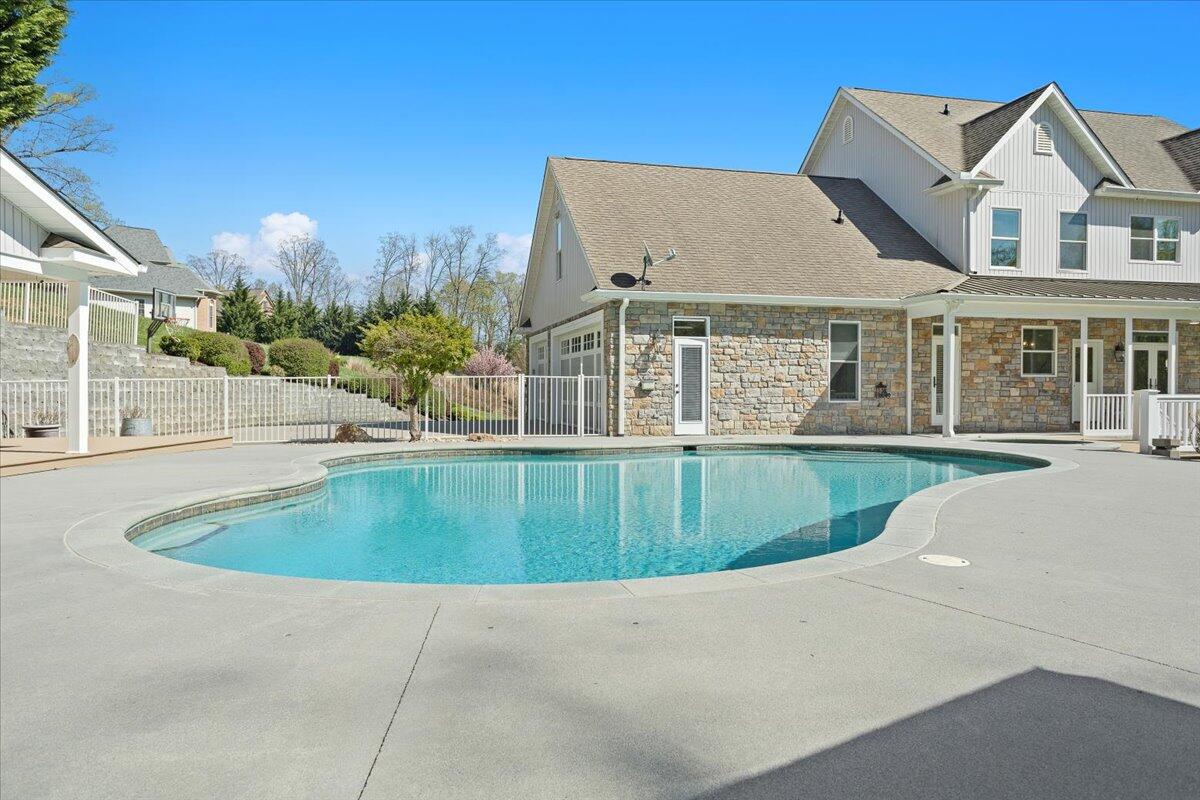 143 Gillie LN