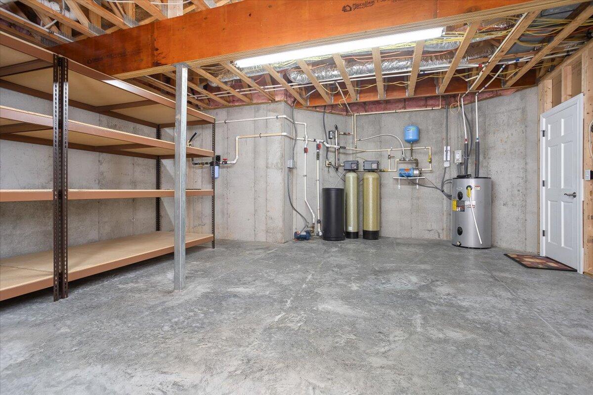 143 Gillie LN