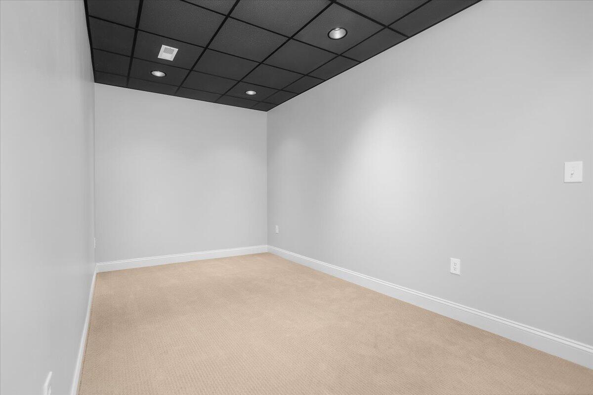143 Gillie LN