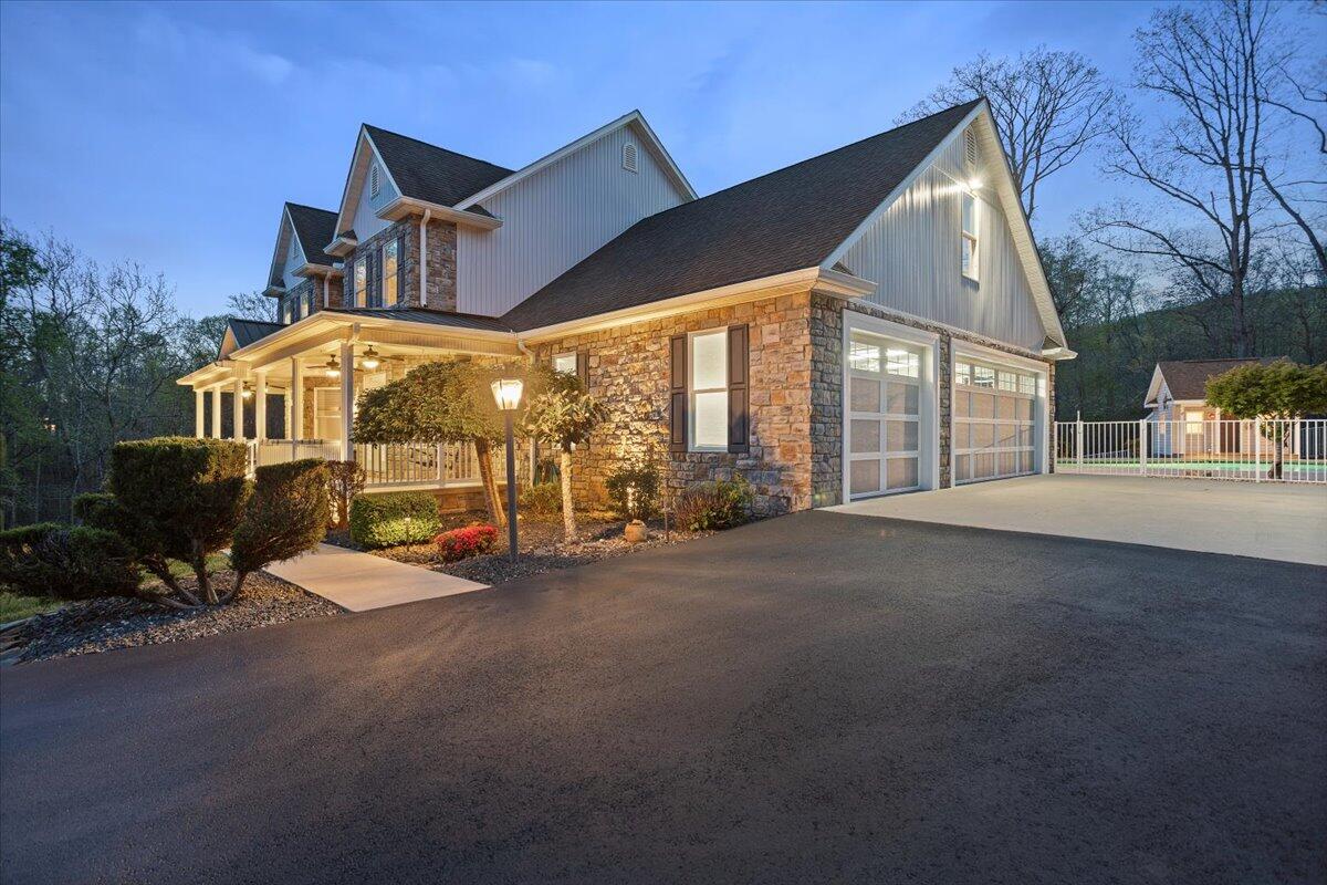143 Gillie LN