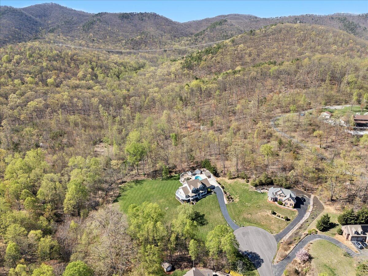 143 Gillie LN