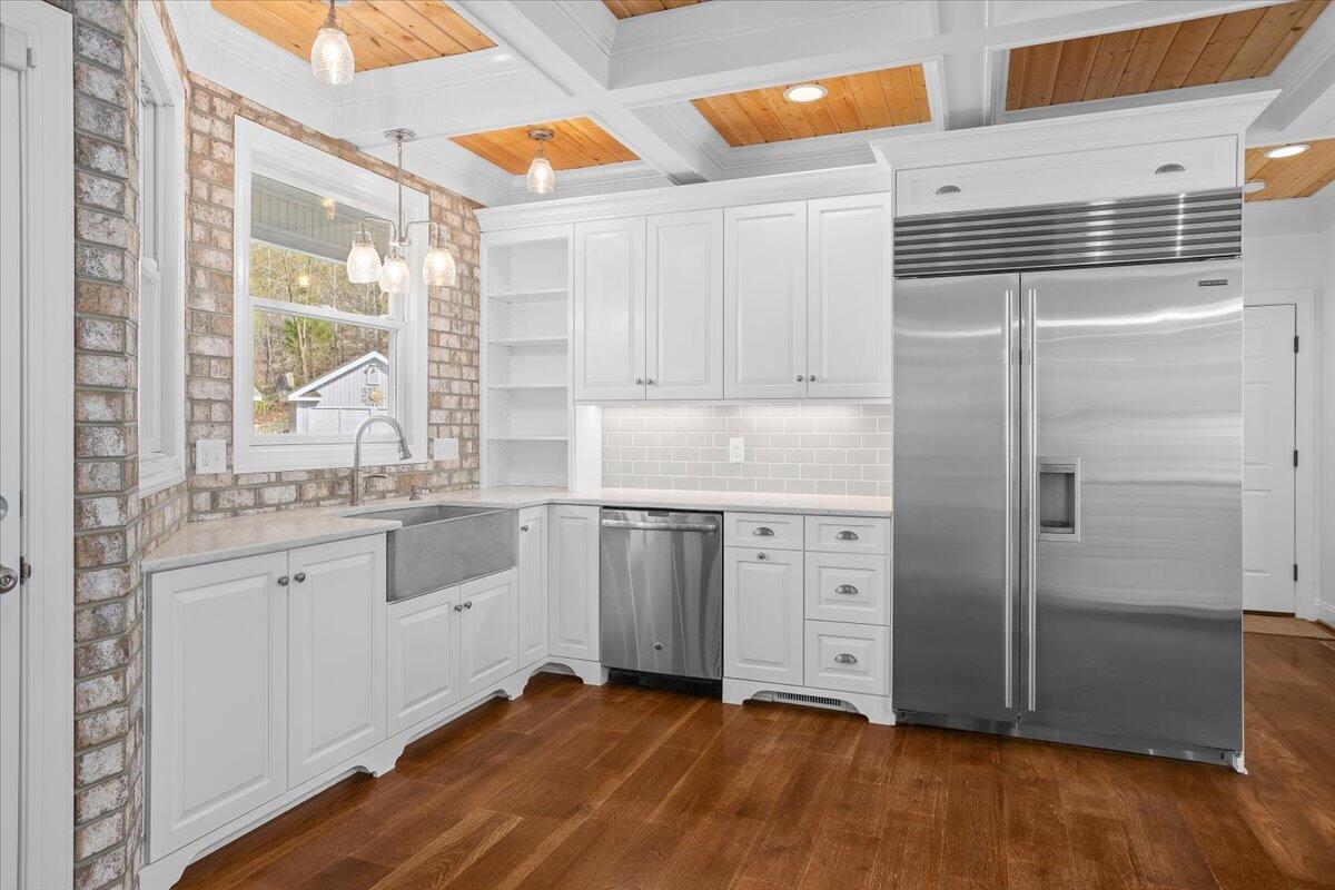 143 Gillie LN