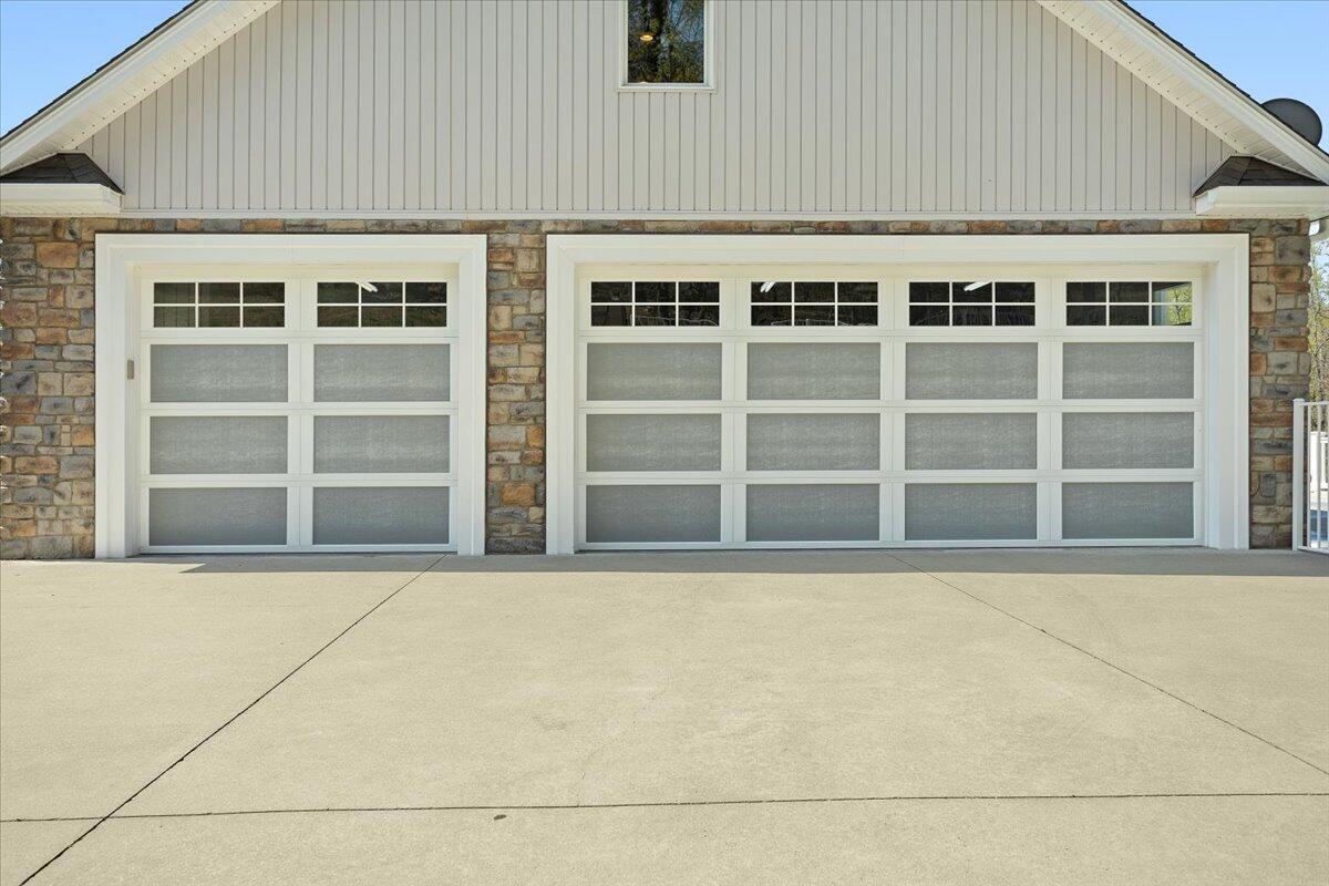 143 Gillie LN