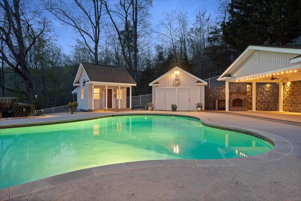 143 Gillie LN