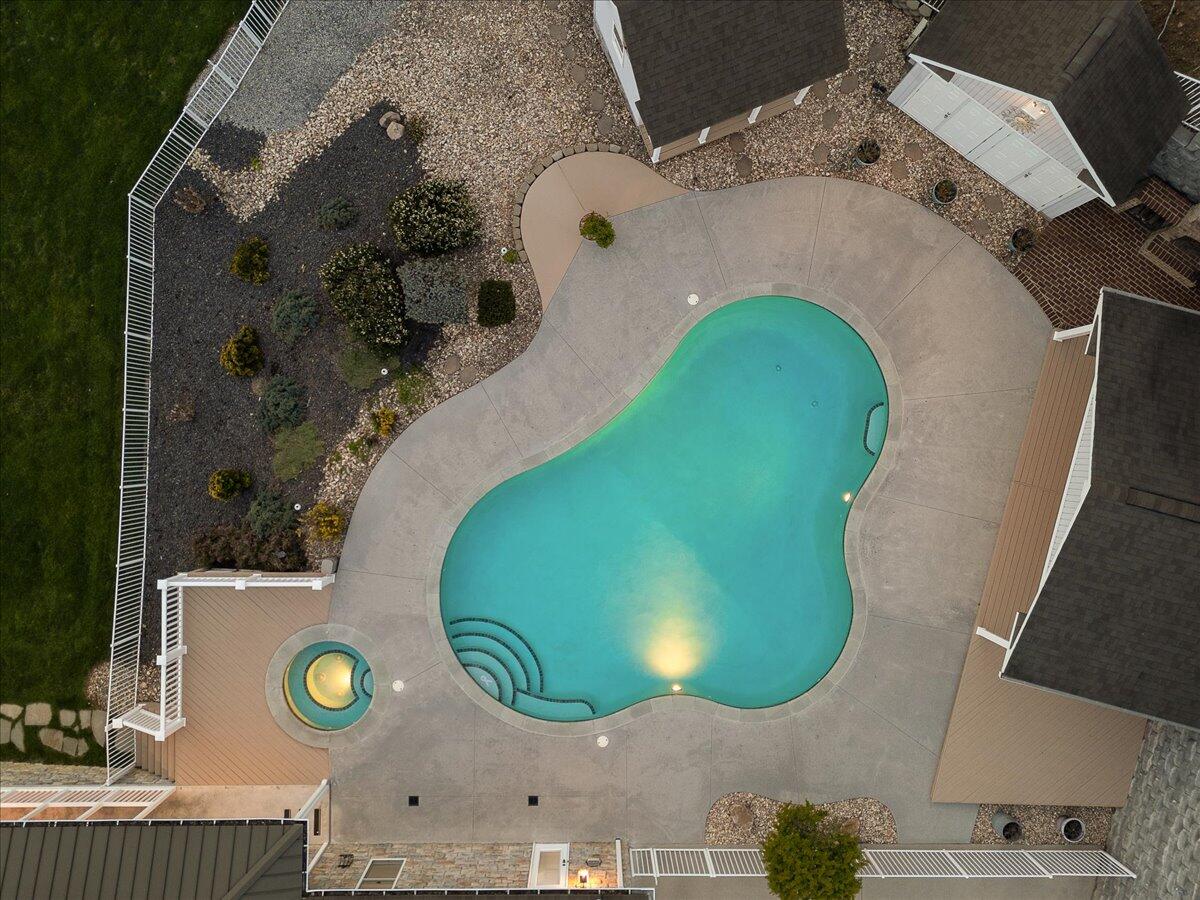 143 Gillie LN