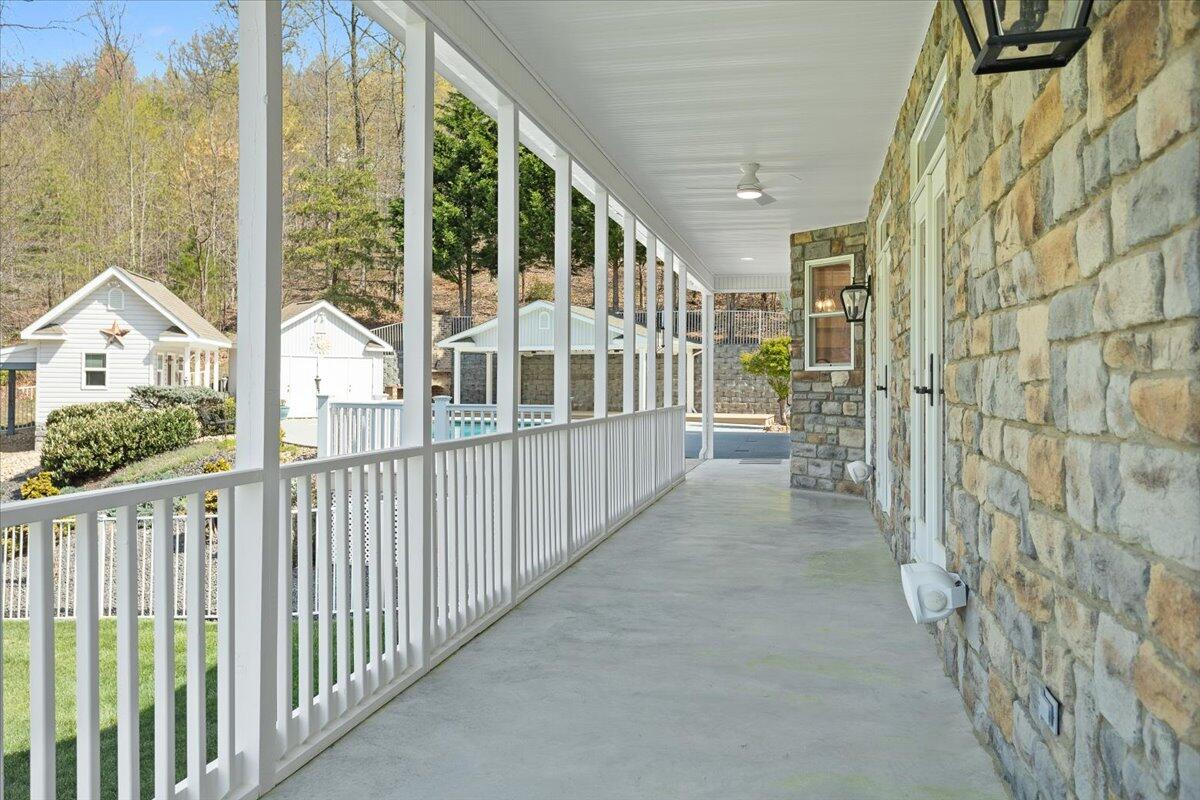 143 Gillie LN