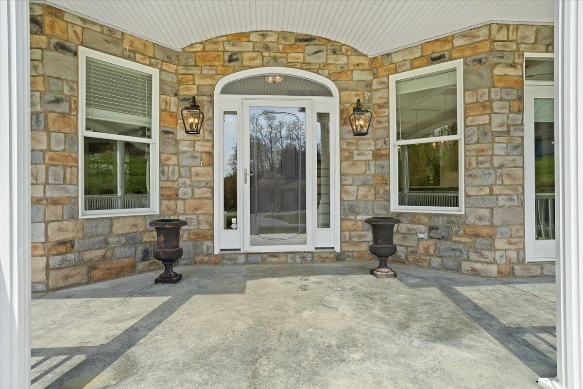 143 Gillie LN