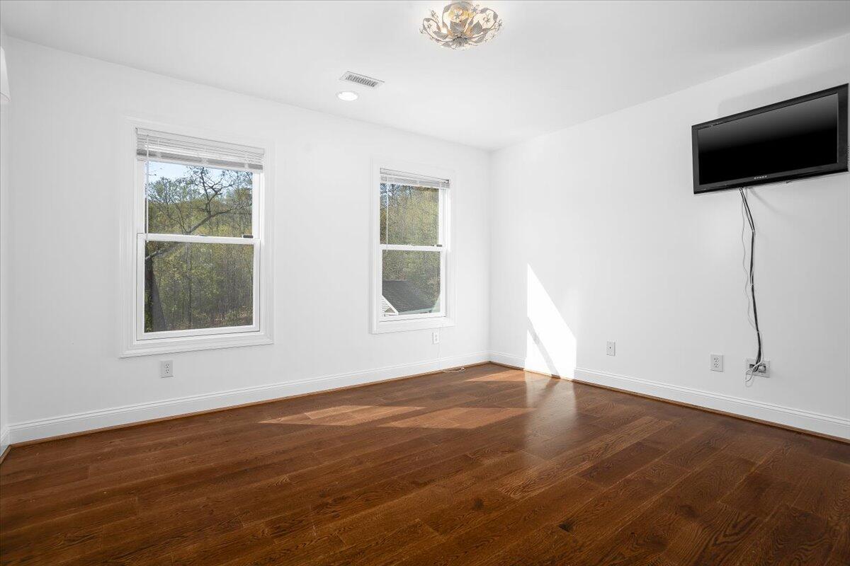 143 Gillie LN