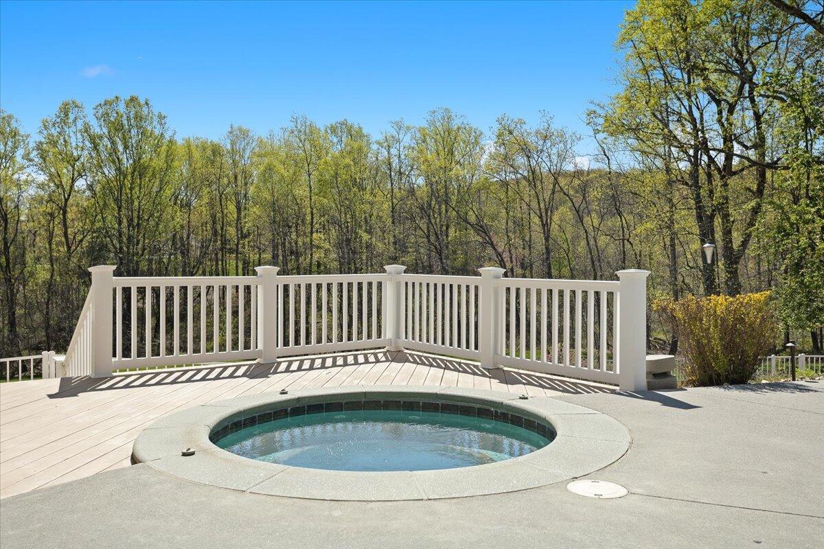 143 Gillie LN